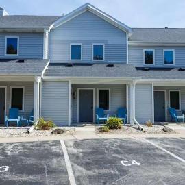 Peacefield at The Hilltop C-4 by Simple Life Rentals, hotel a Fish Creek