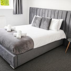 Cosy 2 bedroom apartment in charming Newport perfect for relaxing stay, sleeps 5