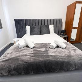 Cosy 2 bedroom apartment in charming Newport perfect for relaxing stay, sleeps 5