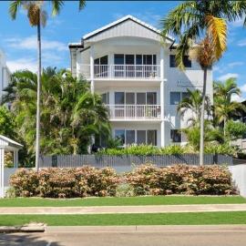 Apartment on The Strand - 2 Bed 2 Bath