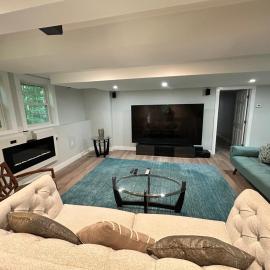 Sleek Luxurious Guest Suite in Nashua with private entrance