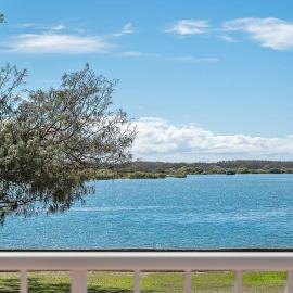 Seascape U1 Golden Beach Retreat with Ocean Views