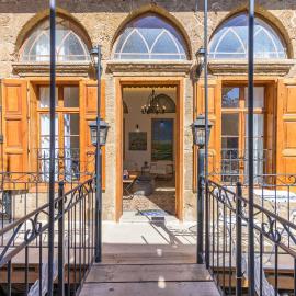 Les Bougainvilliers Studios in Batroun, Hotel in Ad Dawrah