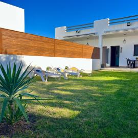Casa Poniente, encantadora casa de 2 dormitorios con jardín, hotel in Zahora