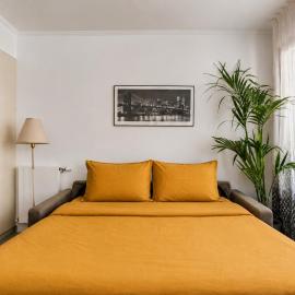 Bright & Spacious Apartment near Paris 6 Guests、クリシーのホテル