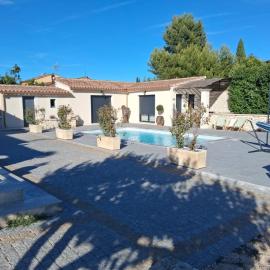 Gîte chez l'habitant indépendant "La villa des ocres", hotel em Gargas