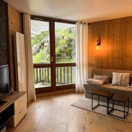 Cocon rénové avec balcon au cœur des Pyrénées
