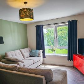 Modern 2 Bed Paisley Near RAH and Airport with Free Parking