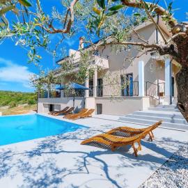 Villa Bella Serbani
