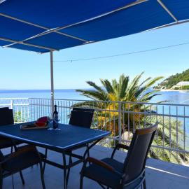 Apartman Maria - beachfront by Villas Guide