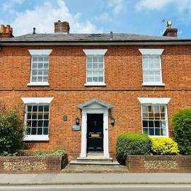 Alresford House - 3 Bedroom Apartment