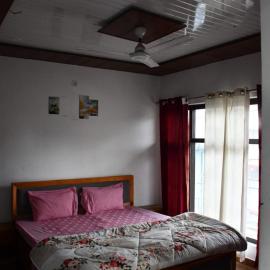 Suraj Home Stay, hotel in Bhowāli