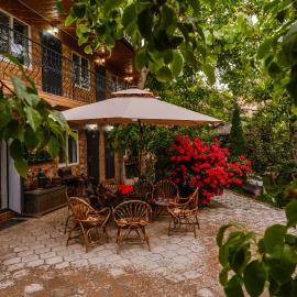 Art Hotel Al Hayat, hotel in Kaji-Say