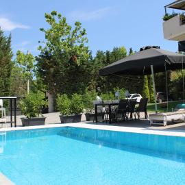 Villa Constangie, hotel a Marató