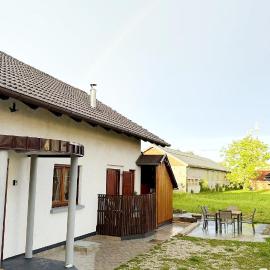 Casa Dijana - a quiet house with a garden near the spa, hotel a Dobova