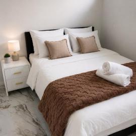 Modern Private Granny Flat Free Parking, hotel en Riverstone