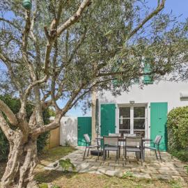 Séjour pour 4, piscine, jardin & plancha, hotel v mestu Ars-en-Ré