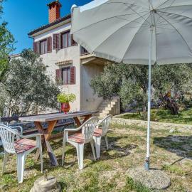 Apartments Martinscica 2240