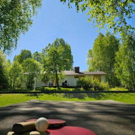Cozy Summerhouse by the River with free BIKES and ping pong, hotel in Rovaniemi