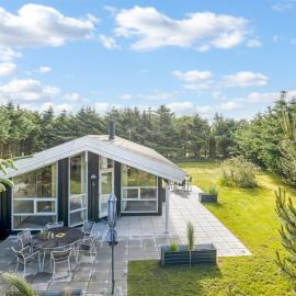 Holiday Home Ilya - 900m from the sea by Interhome