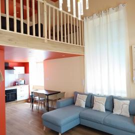 Duplex accès de plein pied, spacieux lumineux, хотел в Joncy