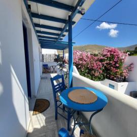 Manolia Home, hotel a Parikia