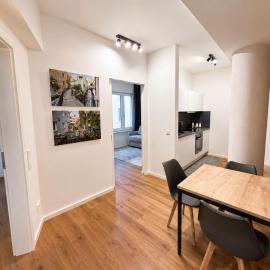 GoldenKey-Suites - Luxury Suite 'Fuggerei' - At Rathausplatz in the Heart of Augsburg - New in 2026 - Air-Conditioned