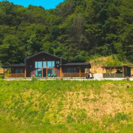 Viesnīca Casa cu Pădure pilsētā Veleni de Munte