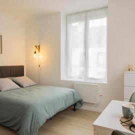 L'escale verte - Studio - wifi- proche centre ville - gare, hotel a Lanester