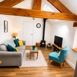 Couples Retreat - Cosy Modern Cottage ,Near Carlisle, the Borders and the Nrth Pennines , near village pub & in peaceful village location