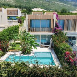 Jungle modern villa with pool in Green Coast