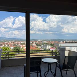 Spacious & Serene Apartment Karaorman Gevgelija, hotel in Gevgelija