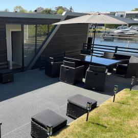 Escape to Willow Wharf - A Luxury Thames Houseboat