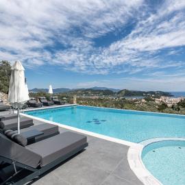 Skiathos Garden Cottages, хотел в Скиатос
