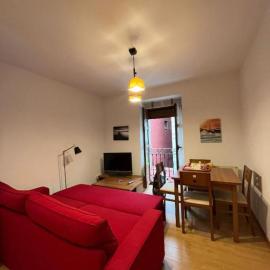 Vivienda Plaza Parres Sobrino 8, hotel Llanesben