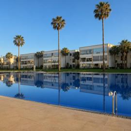 VIVASTAY - 2 chambres avec Accès Direct Plage & Grandes Piscines-، فندق في دار حميدة