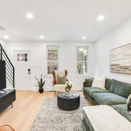Inner Harbor Home w Private Parking Sleeps 8, ξενοδοχείο στη Βαλτιμόρη