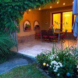 Lux Apartman Villa, hotel in Hajdúszoboszló