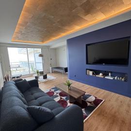 Appartement design face à l'océan et au lac