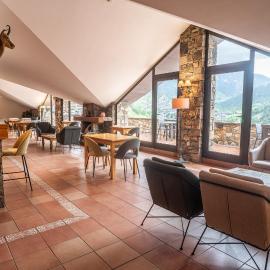 Viesnīca Hotel Ransol pilsētā Eltartera