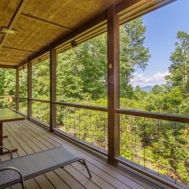 Mai`s Rock Cabin with view · Mai`s Rock Cabin with view, hotel Brevardban