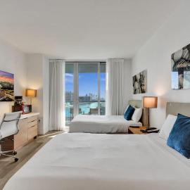 Charming Studio by the Ocean Beach Service