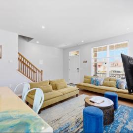 Exquisite! Luxury Beach Retreat Steps to Boardwalk, Beach, Nightlife & Casinos, hotel in Atlantic City