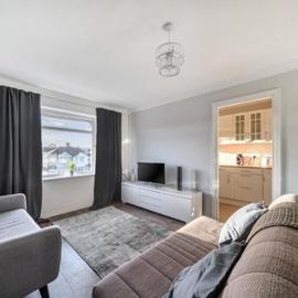 Homely Hideaway with Workspace, Parking & Garden, hotel u gradu 'Sidcup'