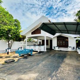 Kingjey family residence, hôtel à Kalpitiya