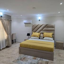Luxury Home Away, hotel en Aja