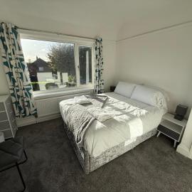 Short Stay & Long Stay home in Ellesmere Port