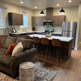 101 Spacious Two bedroom apartment in La Grande, Hotel in La Grande