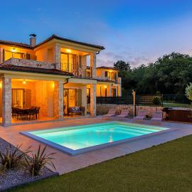 Villa Pinaza B - Luxury Villa with Private Spa & Sunset Views, Hotel in Vrbnik
