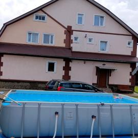 "Різьб'ярська садиба", hotel in Slavske